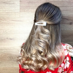 Фарбування волосся