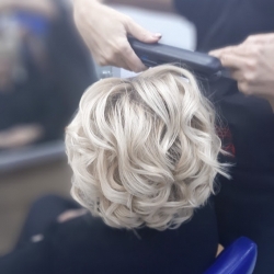 Зачіска (вечірня, весільна)